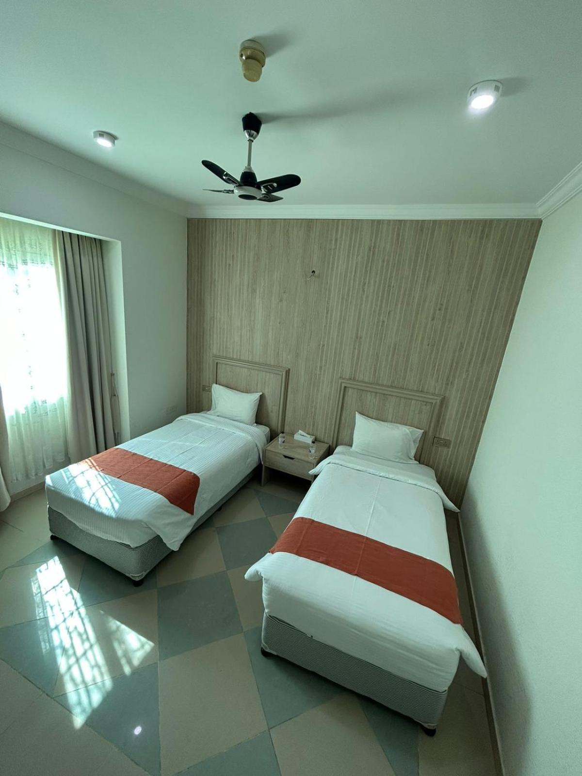 Safari Hotel ニズワ エクステリア 写真